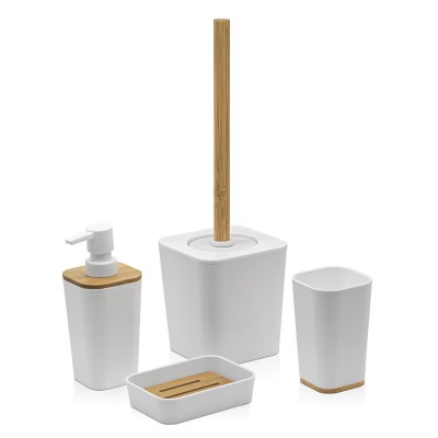 Kit da bagno con dispenser sapone e porta spazzolini in finitura bianca opaca con dettagli in bamboo