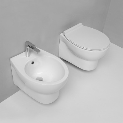 Set sanitari moderni sospesi con sedile copri wc rallentato incluso