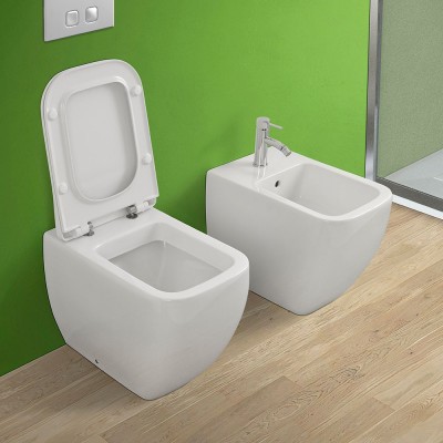 WC singolo filomuro Metropolitan con sedile slim soft close