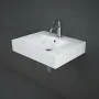 render Lavabo sospeso 60cm in ceramica bianca con monoforo per rubinetto Rak Des