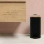 Pattumiera bagno 5 L in acciaio con coperchio in bambù nera con apertura a pedale Rexa