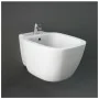 Coppia sanitari sospesi Rak serie One in ceramica con copriwc avvolgente