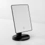 Specchio trucco con luci LED touchscreen e regolazione a 180 da appoggio nero - render 3